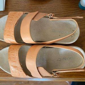 Bionic chunky heel sandals